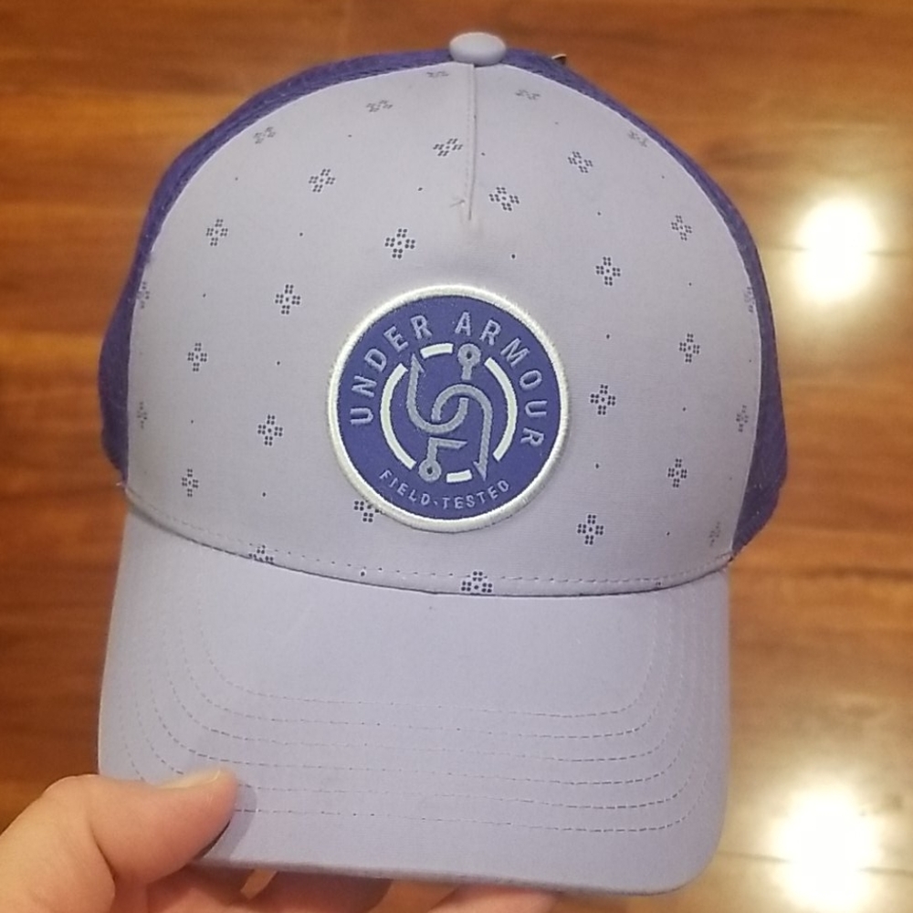NWT WOMEN'S UNDER ARMOUR HAT